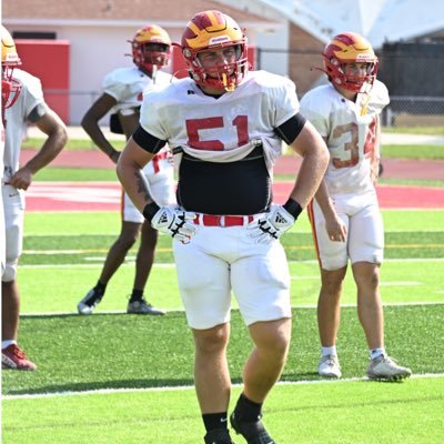 C/O 2025 (Starter on varsity) | C/OG/T(Anywhere you want me) ⭐️| 6’1 260 | Squat- 405, Bench- 290, Deadlift- 425| 3.8 GPA | Clearwater Central Catholic, FL