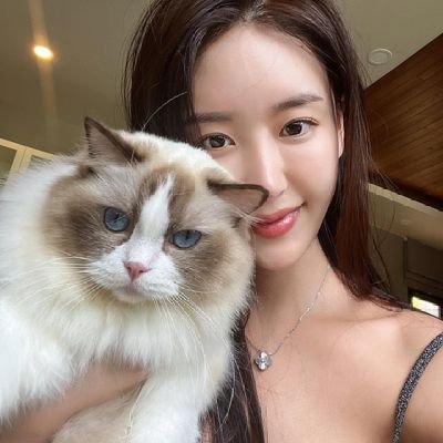 라인:ziy33, 분위기에 민감하고 화끈할때가 많아요^^ 뒤끝없이 재밋는 얘기 서로 공유하면서 지내실분들만…