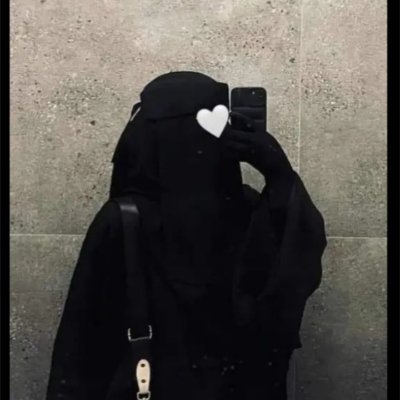 كزهرة عباد الشمس دائماً مشرقة، تنبع شمسها وكأنها لا ترى من الحياة سوى الأمل🌤️✨..
- كاتبة📒💛
انا هنا لأُجادل بحق
