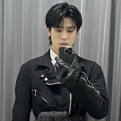 gulaclis's profile picture. 𝐑𝐏 ╱ To the world 여기는 NCT! Born to be a valentine guy who have a dimple, Jaehyun Jung.