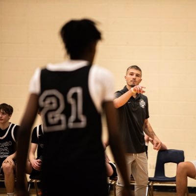 Plainfield south '27, IL 6’4, 170lbs|3.6 GPA | (773)403-1073| @hoops4health33 |brandonpoole905@gmail.com