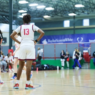 nyla_hoops28's profile picture. Hoop Shop 16u National | BIG GUARD💯 | c/o 26👩🏽‍🎓 Chaparral High School | 5’11