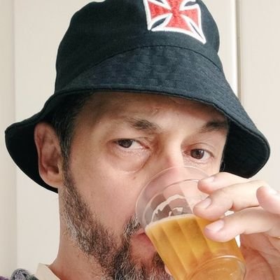 Carioca raiz, morando em Salvador, amante de um bom samba, cerveja, buteco, vascaíno, membro da @Confraria_Vasco