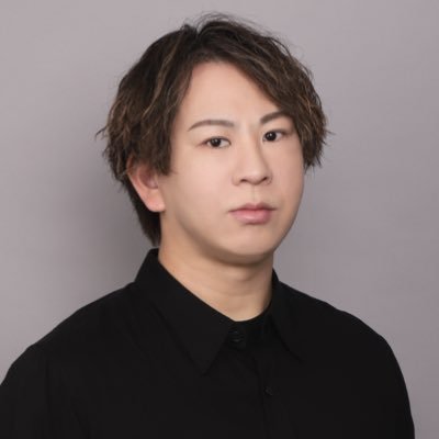 俳優/大阪芸大S06/劇団四季51期/ 「ライオンキング」バンザイ役 / 「レ・ミゼラブル」グランテール役、レーグル役/ 「ミス・サイゴン」シュルツ大尉役 /ミュージカル「ディズニー くまのプーさん」イーヨー,オウル,ラビット役/大人計画「キレイ〜神様と待ち合わせした女」/ミュージカル「SPY×FAMILY」他