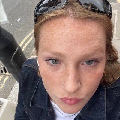 beamaher_'s profile picture. I sing songs x