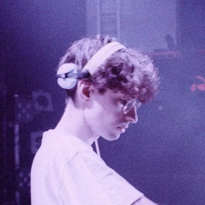 🎧 DJ ici : @1NSONGE 🪩 Party maker ici : @studio2054paris 🎚 Pleins d’autres choses ici : @1nsonge_prods /// Technicien audiovisuel, producteur, régisseur