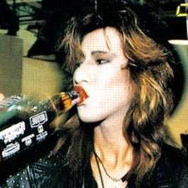 ilyuskhaa's profile picture. he/they; 18; ro, eng;
non-binary, pan 
Bunul Dumnezeu Sfânta Maria ☆