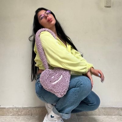 Laninadelafro's profile picture. No sé a dónde voy.