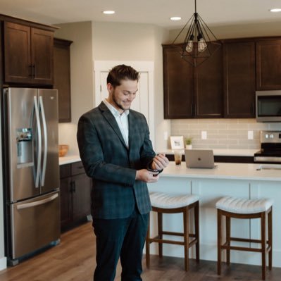 Real Estate professional with Re/Max. MMU 23’ graduate