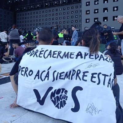 Mientras más conozco a la gente, más quiero a mi perro 🐕. NTVG 🎵🎶🎧 BOCA JRS 🇸🇪