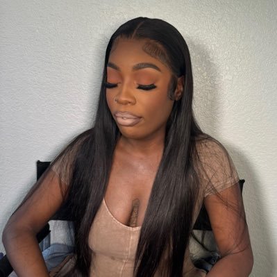 IG: Dezzy_baeee NO MEETS! NO FACETIME! NO CONTENT! ❤️ GOLD DIGGER✨