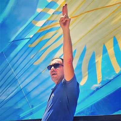 Abogado. Presidente del Frente Renovador Ciudad de Bs. As. Secretario General APOC Ciudad de Buenos Aires. De Racing y Peronista.