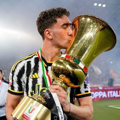 ''sono pronto a scendere all'inferno con te se servirà a riportarti in paradiso ,,
- #FinoAllaFine -
🤍🖤