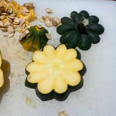 Propriétaire d’une petite PME florissante, fière Québécoise qui a déjà vécu en Ontario. Passionnée d’environnement/bio-alimentaire & de l’Ukraine. Слава Україні