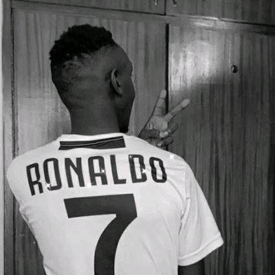 Roro_bouy's profile picture. 