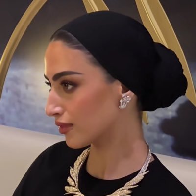 كل ما أسعى إليه حاليًا هو أن أقضي حياتي على دربٍ يشبهني أنا، مطمئن وساكن وواضح.. وسعيد..
