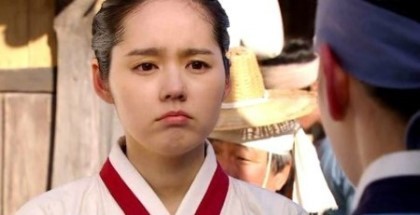 안녕하세요!해를품은달에 허연우역을하고있는한가인입니다.전한가인님을대신해서하는봇입니다\1982년생