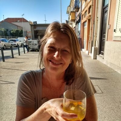 Uma brasileira comum, pagadora de impostos. Mãe, esposa e temente a Deus. 🇧🇷🇮🇱🇺🇸🇦🇷