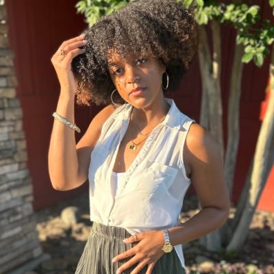 IG:@bea_free | FCHW | #SCSUAlumna🐶 #ΣΓΡ🐩💛|