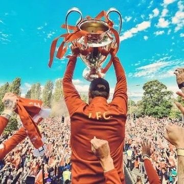 .....لا املك نقود لكنني املك سعادة ..... مشجع نادي #ليفربول.