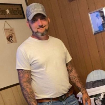 Hardworking family man who enjoys football and is a huge cowboys fan. madden youtuber