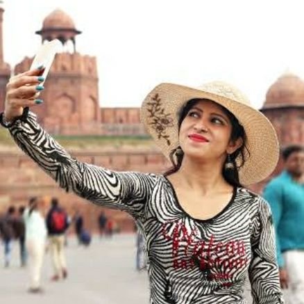 ShitalSingh_'s profile picture. 💂 🇮🇳 Inspired by the courage of the Indian Army.
📖 MA student | Advocate for girls' education & equal opportunity. 
✍️ Passionate about writing & reading.