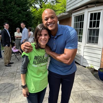 Political Consultant, #MDDems, Fmr UMD WBB Mgr. Most passionate TERPS fan. Biggest dog lover, but Fear The Turtle. she/her. 🏳️🌈#allin4alsobrooks