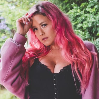 Heyyy Cuties❣️ 🥥🥥Your Favorite Pink Haired Island Girl 🏝️Partnered Broadcaster on Twitch ♡ TheOneAndOnlyDragon ♡ 🫶🏼