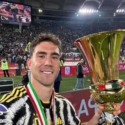 flens_16's profile picture. Juventus ⚫️⚪️ Celtics🍀 Ferrari 🐎