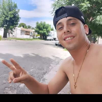 twitteo siempre que puedo y estoy de humor, no se si pienso lo que escribo o escribo lo que pienso .
gabypastorino_ mi ig