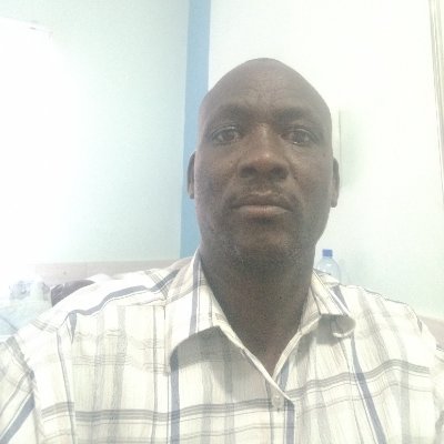 NelsonNongonop's profile picture. Natural and neutral.