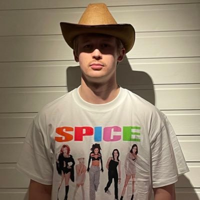 SSBM, bird with gun main, poker mans and some times fortnite professional