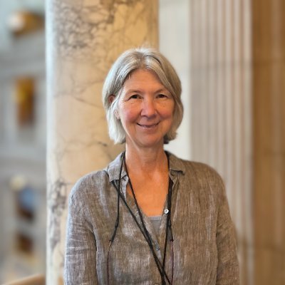 UsernameQuigley's profile picture. Libraries and orchids, not necessarily in that order