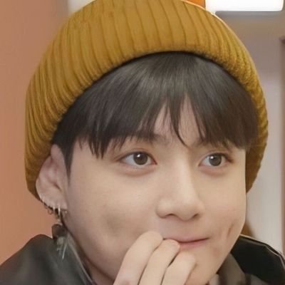 Hello fans my name is Jungkook I'm from Korea 🇰🇷 I love all my Fans