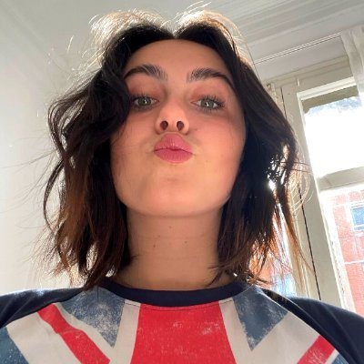 itsabtimeee's profile picture. maruskivismo o barbarie? 🍒                                             
                           
~ 𝐢𝐭 𝐰𝐚𝐬 𝐦𝐚𝐫𝐨𝐨𝐧 🌹