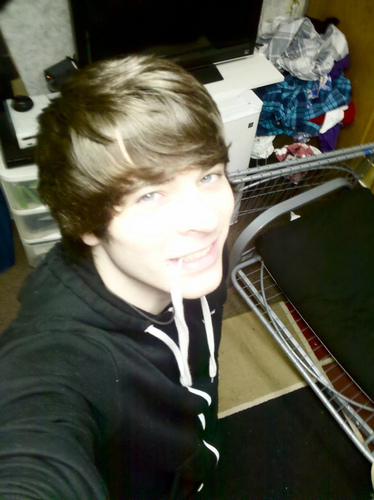 BrendanVoss's profile picture. a socially awkward guy