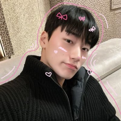 wooyosans's profile picture. 🐈‍⬛🐈 — #우산