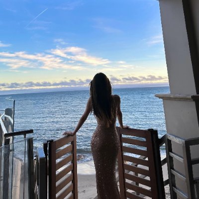 rudhwhdjjkd's profile picture. Every day I smile and act like nothing's wrong. It's called putting everything aside and simply being strong.