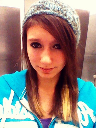 Gir_Be_Epic's profile picture. The names Lizz. If ya want me to follow just ask! Falling in reverse is the best band ever! I love @AnnaSchweitzer1! we is gir lovers!