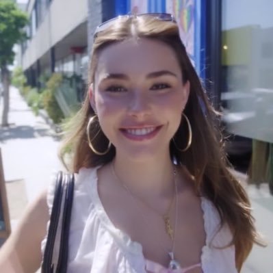 avaheartsmads's profile picture. “𝗒𝗈𝗎’𝗋𝖾 𝗅𝗂𝗄𝖾 𝖺 𝗅𝗂𝗍𝗍𝗅𝖾 𝖽𝗈𝗅𝗅” -𝗆𝖻