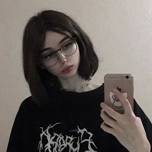 girl♀️/ 21 / je peux être tout se que tu veux parfois mommy parfois princesse mais aussi parfois vide couille^^ amuse toi bien ici ^^ je vend mes nudes en dm 🤭