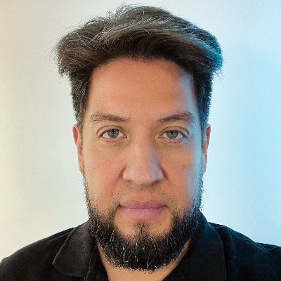 English tutor & Filmmaker | Dedicated to connecting cultures through storytelling & language 🌎🎬