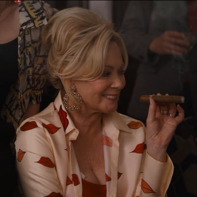 milfsnotdrugs's profile picture. this is a milf and gilf stan account