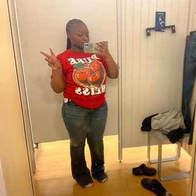 th3ang3lzyk3ria's profile picture. 