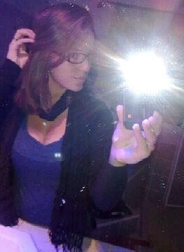Lesbienne bi bbm demander le moi  ce diverti en aimant le sexe parfois je suis bizar