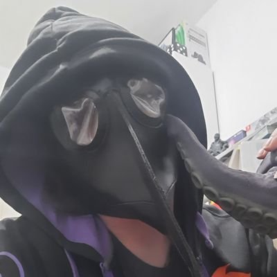 🔞🔞 MDNI 🔞🔞
He/It 26, passionate about video games. I stream and write sometimes but mostly post cute and thirst pic of my crow oc