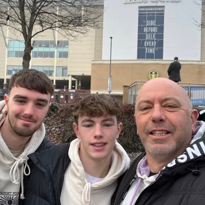 Dad to 2 great lads, talent ID, opposition scout, goalkeeper coach, youth coach. Leeds United fan 🤍💛💙 #MOT #ALAW