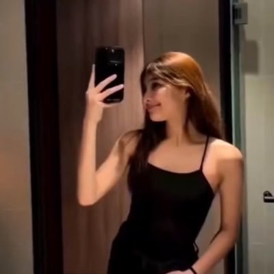 mahalsicolet's profile picture. dili mag disagree