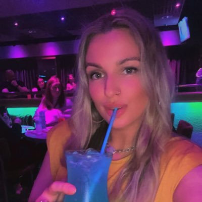 higgie_miss's profile picture. 💙 H U D S O N 💙
❤️ C O R R A ❤️

TikTok : LongHairLaura