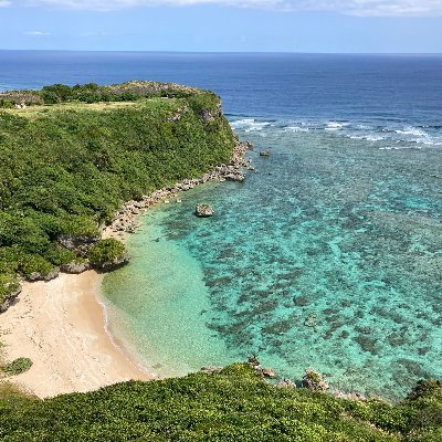 沖縄。勝手にフォローしたり外したりしますが仲良くして欲しいです。きれいな写真とかいいねしまくります。50代。